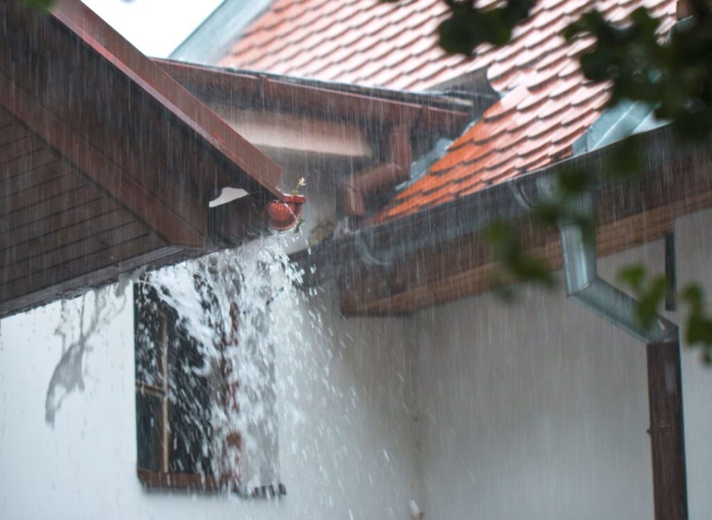 How to Choose the Best Gutter Contractors for Your Home Project